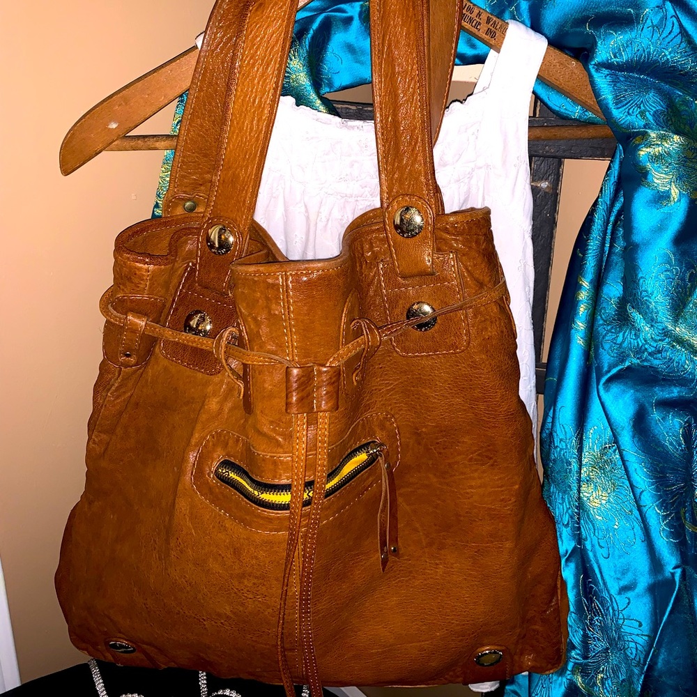 GUSTTO PARINA 100% Italian Fine Leather handbag! Gorgeous Bag ~ FREE SHIPPING!
